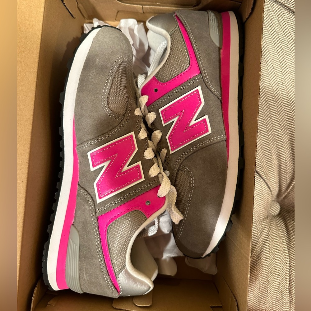 New Balance Youth size 5.5
